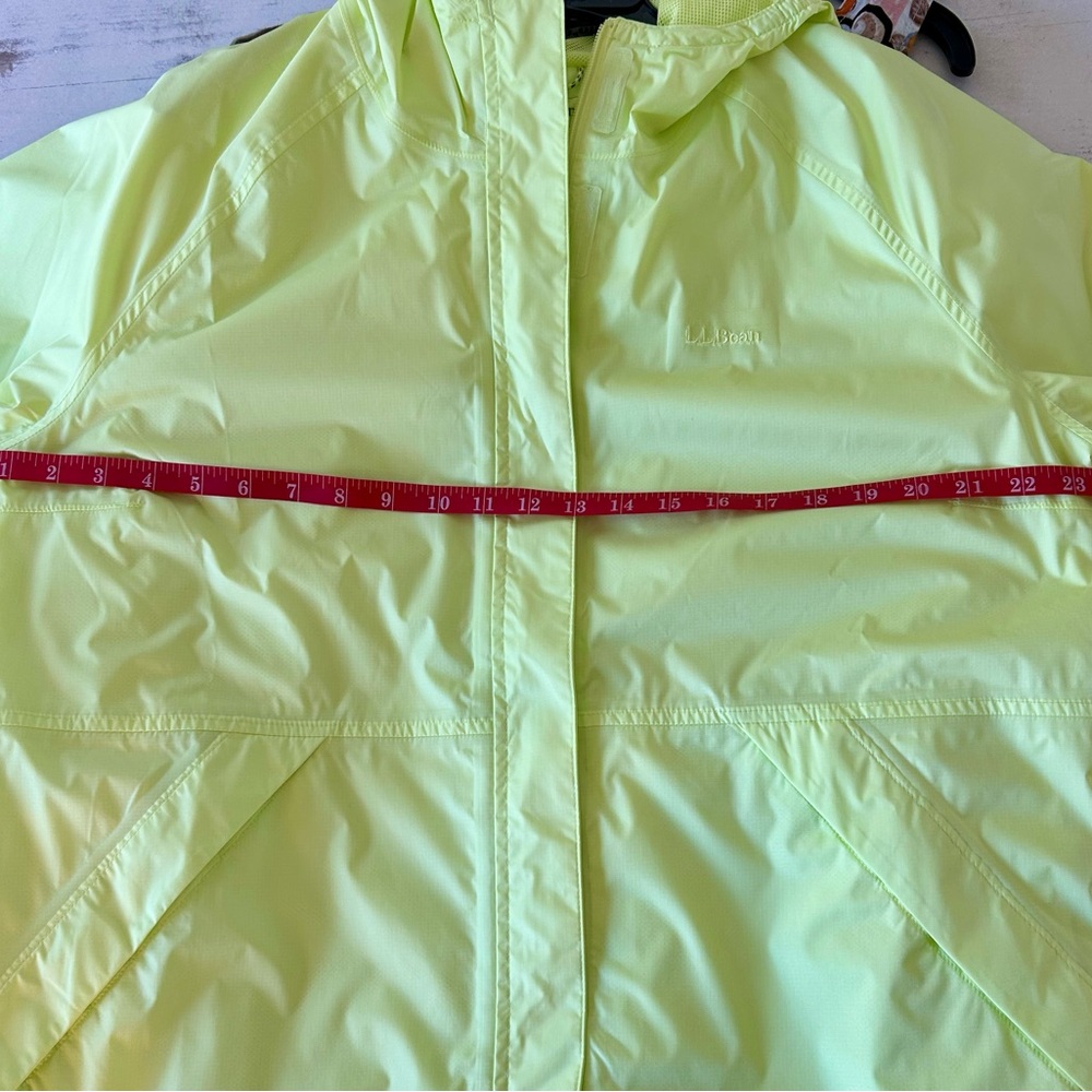 L.L. Bean Bright Yellow Light Green Women's Rain Jacket - Picture 4 of 4